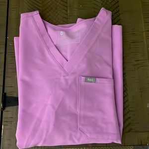 Figs scrub top